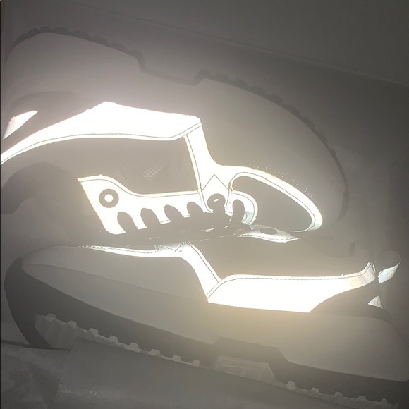 Micheal Kors Sneakers - Picture 6 of 6